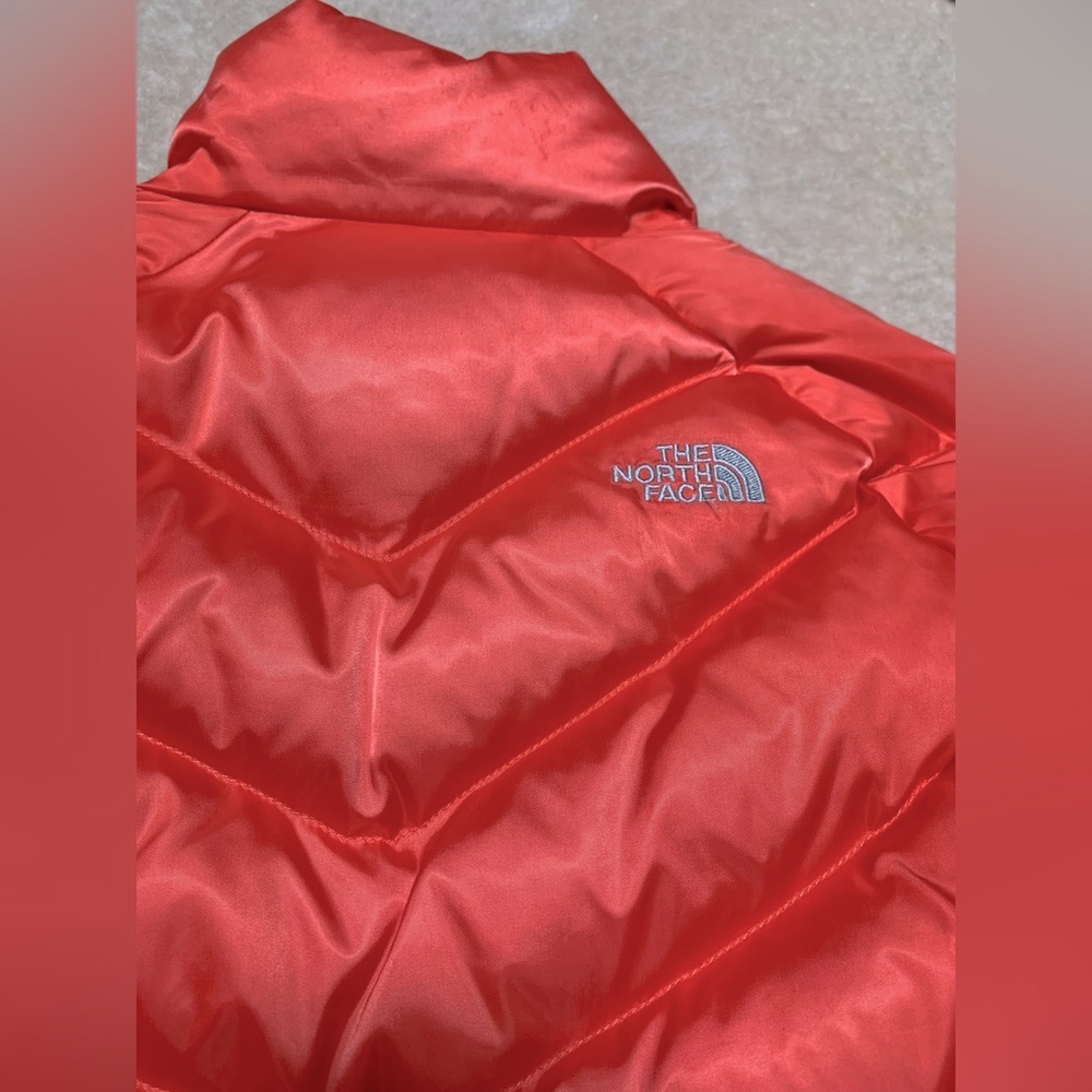 The North Face Puffer Coat - Picture 4 of 13
